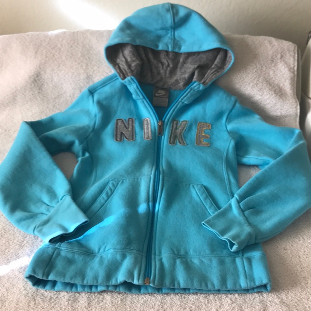 Nike Sportsware Hooded Sweat Shirt. Size 10/12